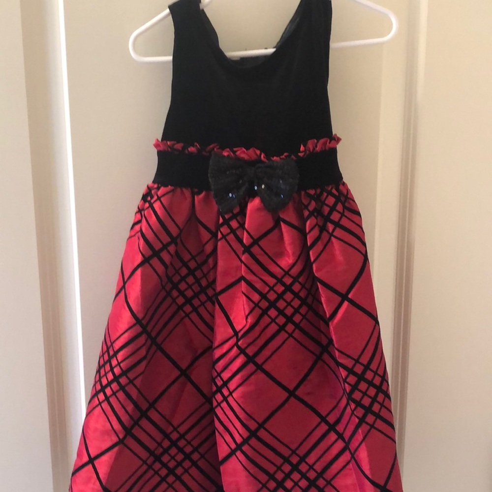Red and black velvet dress size 4t